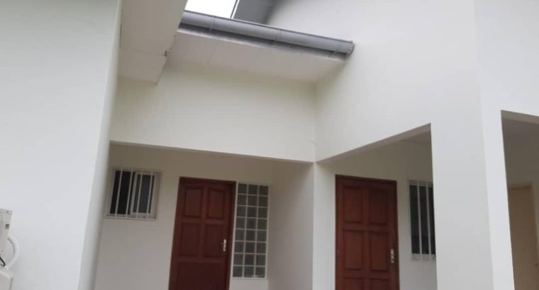 Villa blanche de 5 chambres au total