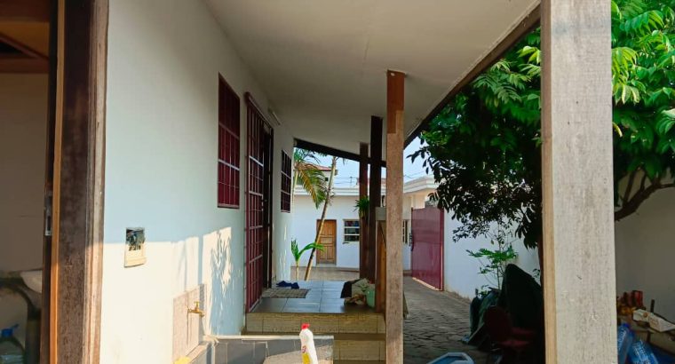Villa 7 chambres et 7 douches à Angondje