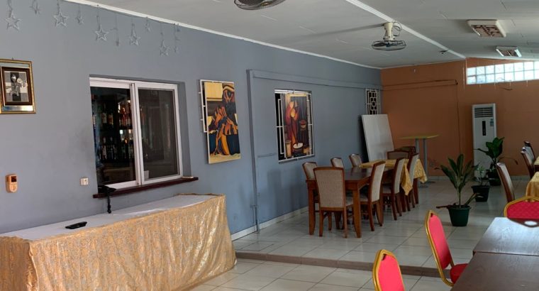 Hôtels de 30 chambres à Port Gentil