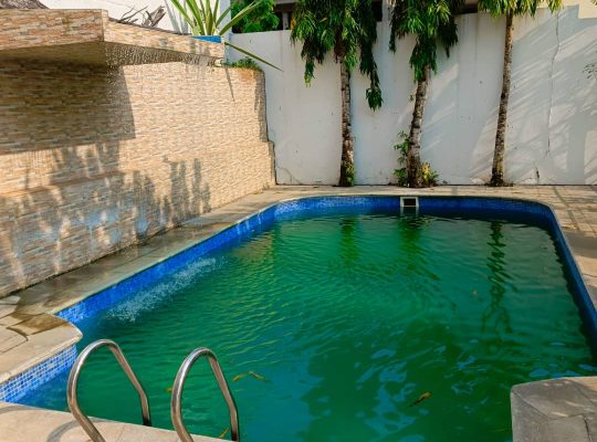Villa 7 chambres et 7 douches à Angondje