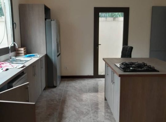 Villa de 5 chambres et 2 bâtiments