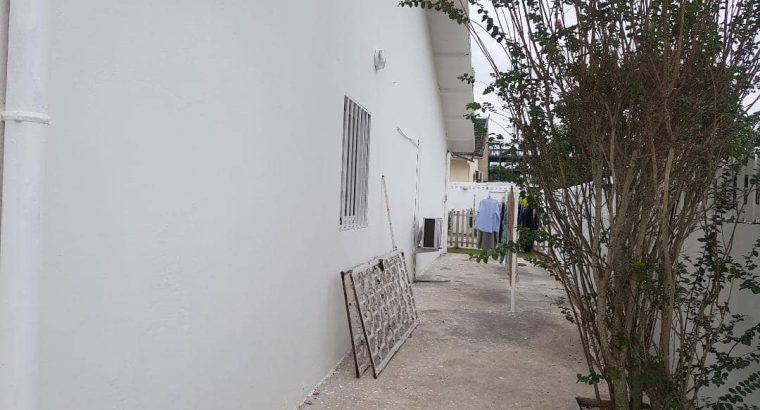 Villa blanche de 5 chambres au total
