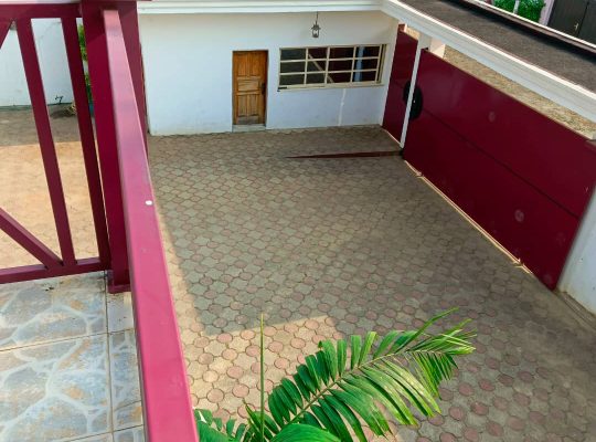 Villa 7 chambres et 7 douches à Angondje