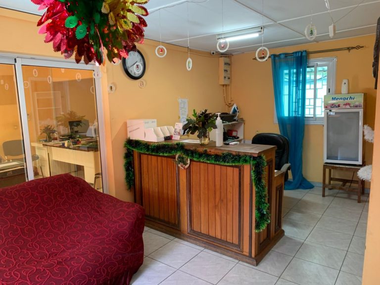 Hôtels de 30 chambres à Port Gentil