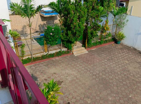 Villa 7 chambres et 7 douches à Angondje
