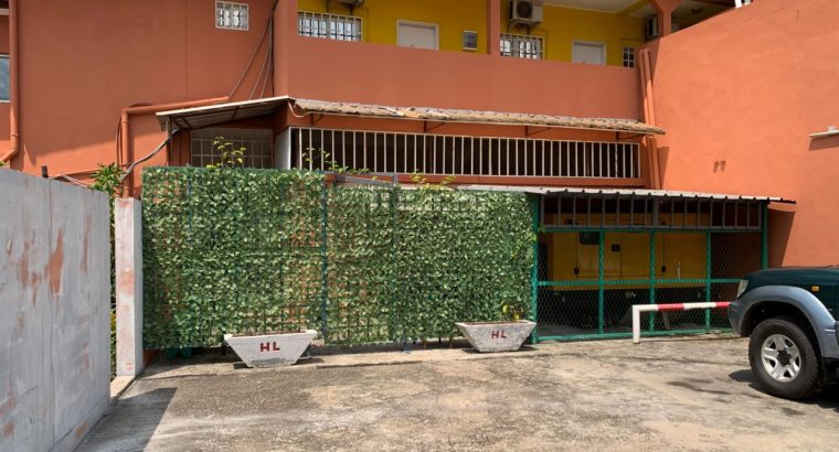 Hôtels de 30 chambres à Port Gentil