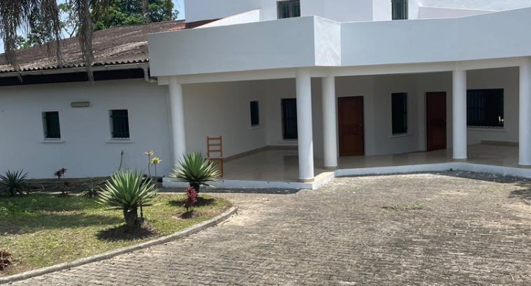 Villa de 4 chambres à Okala Mikolongo