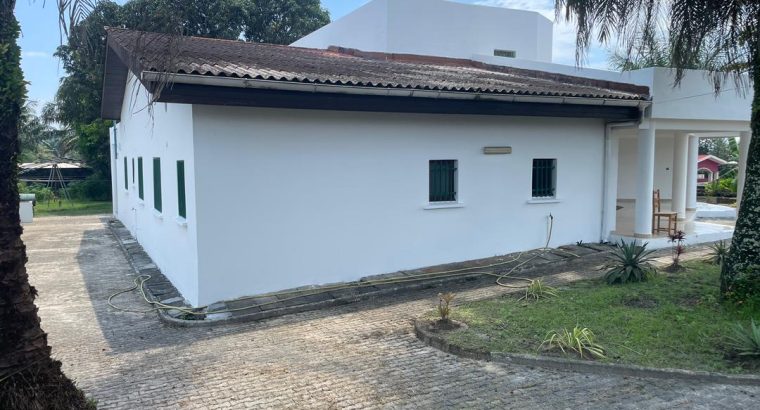 Villa de 4 chambres à Okala Mikolongo